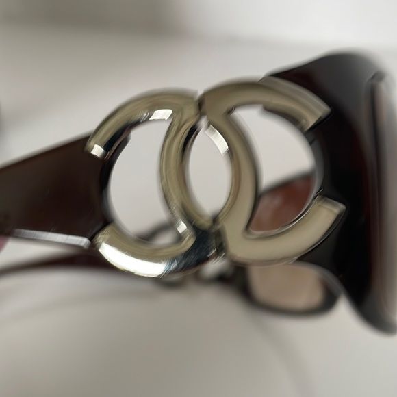 Authentic Sunglasses Chanel Large CC Silver Logo . - Picture 9 of 15